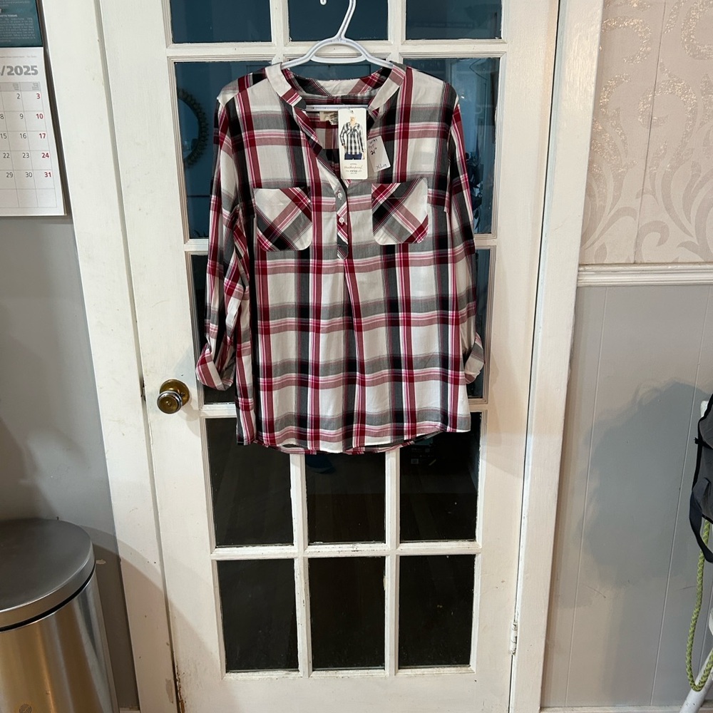 641.  Black and White Patterned Blouse NWT